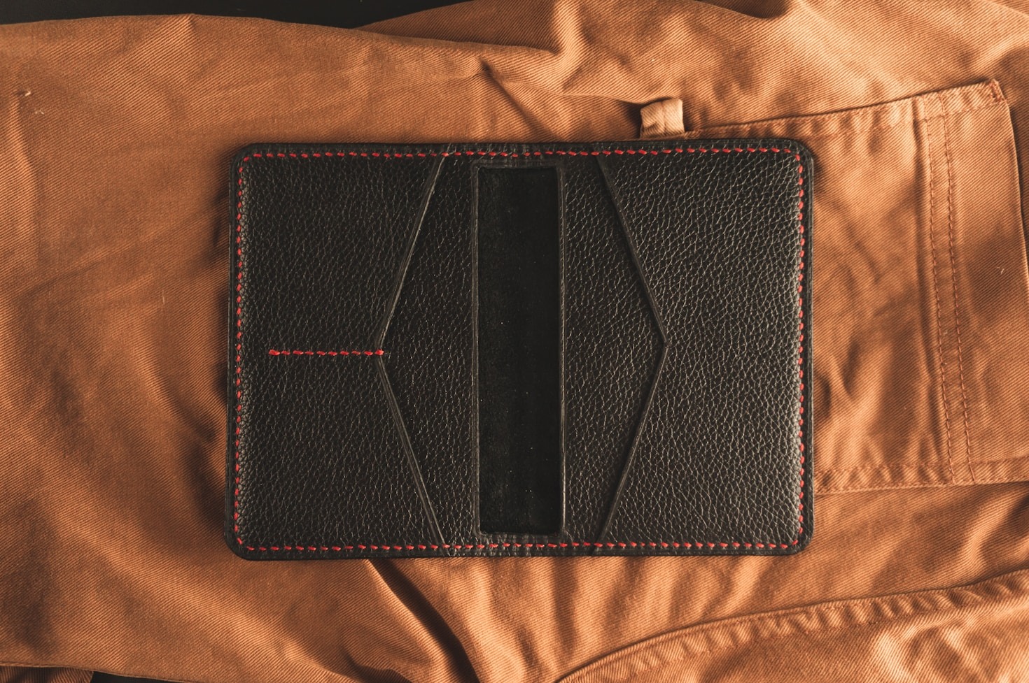 How to Choose the Perfect EDC Wallet